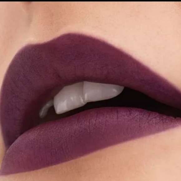 MAC Cosmetics Powder Kiss Lipstick in Grape Escape New 1.5g no box - Picture 7 of 11